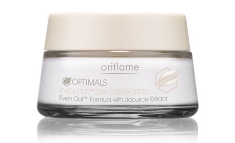 Thu hồi 2 sản phẩm dưỡng da của Oriflame vì chứa chất cấm