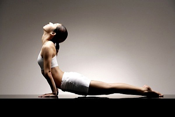 5 tư thế yoga cho bạn một bộ ngực đẹp và săn chắc
