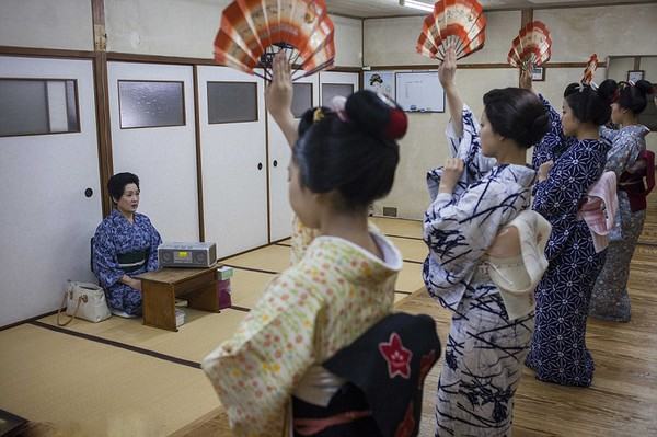 Điều ít biết về cuộc sống của các Geisha Nhật Bản thời hiện đại