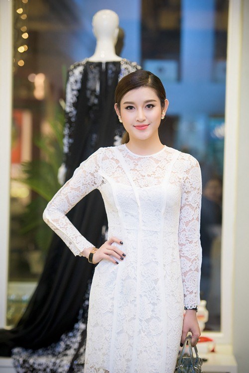 Á hậu Huyền My sang Myanmar đóng phim cùng Hoa hậu Hoàn vũ Moe Set Wine